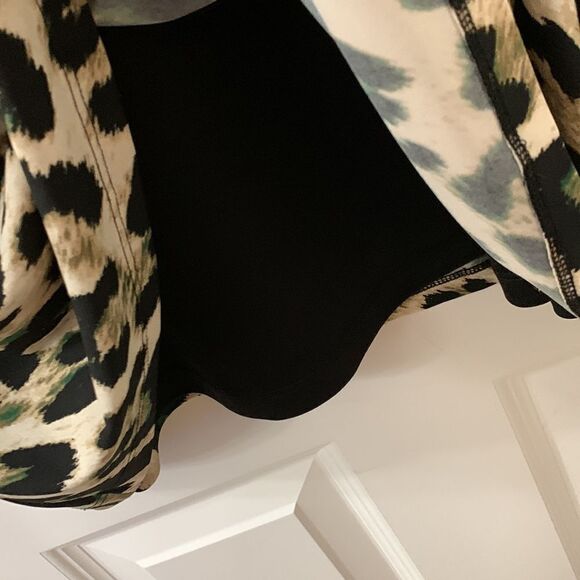 Jessica Howard size 16 leopard print dress w/ruffle bell sleeves.  Very stretchy - Picture 5 of 12